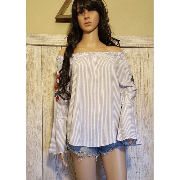 Tilly's Tops - NWT Ivy & Main Off the Shoulder Embroidered Top